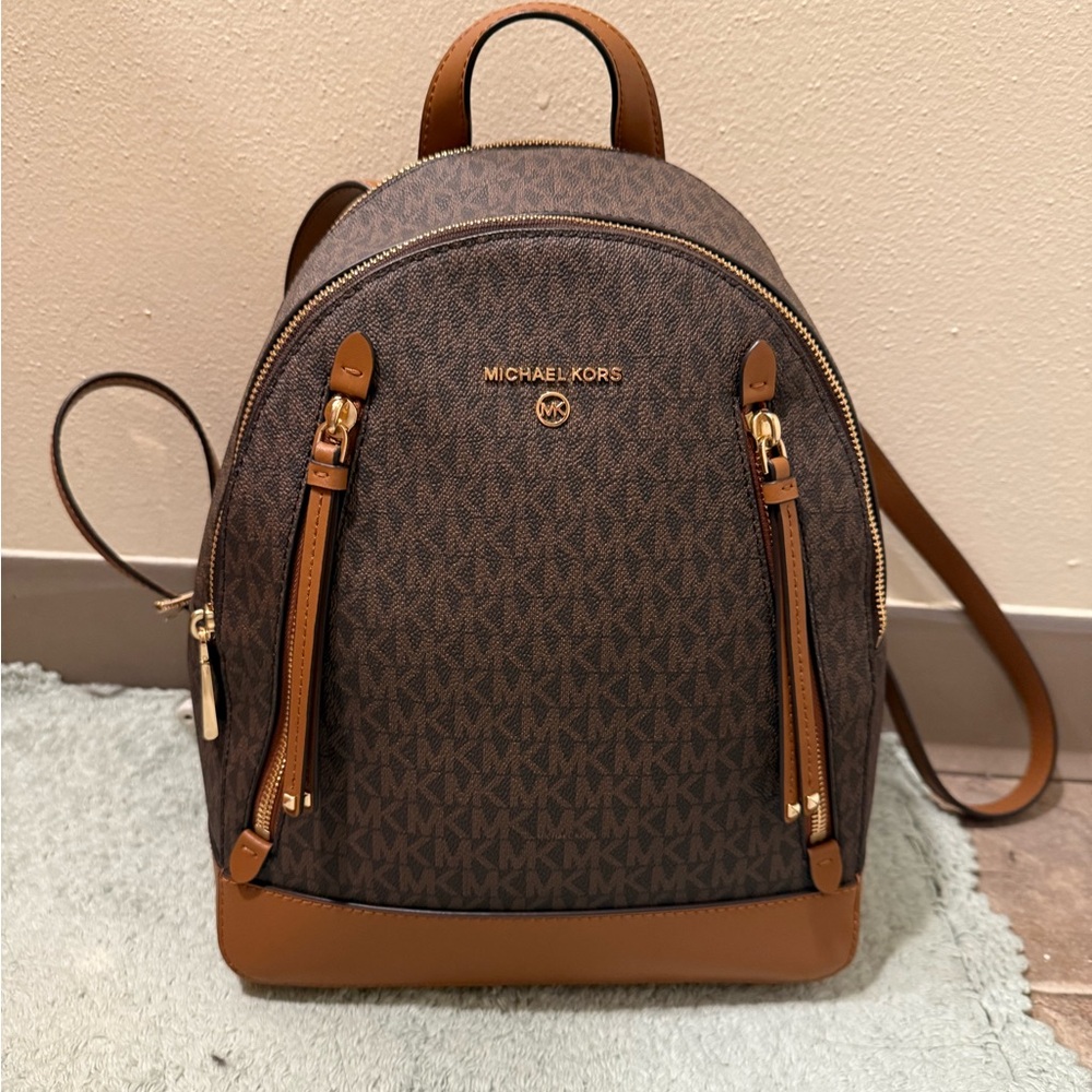 Michael Kors Tan and Gold Interior Bag